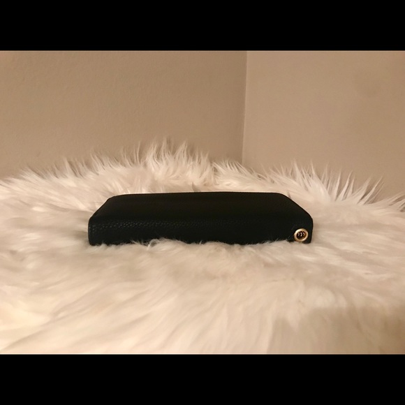 🚨SALE🚨Padlock Handbag Tote Set - Picture 6 of 8